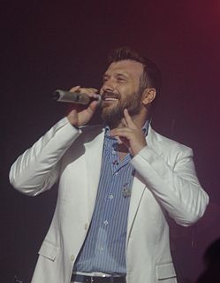 Yannis Ploutarchos Greek singer and songwriter (born 1970)