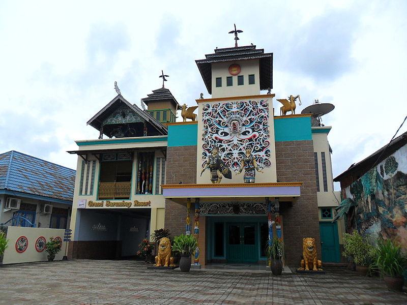 File:Grand Barumbay Resort, Samarinda.jpg