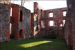 Grobiņa castle ruins (2).jpg