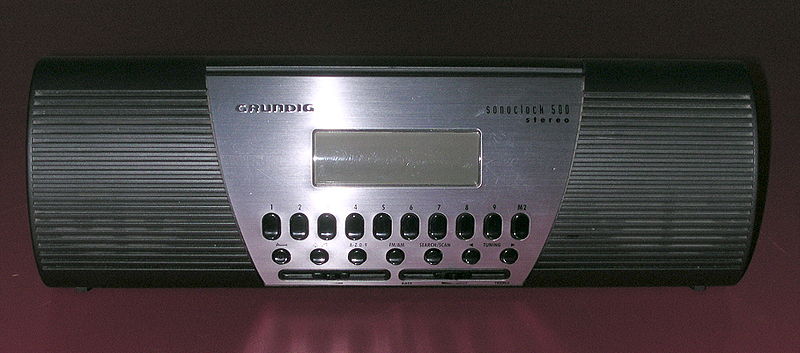 File:Grundig Sonoclock 500 stereo v.jpg