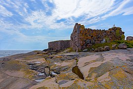 The fortress and lighthouse island of Gustavsvärn 21st of August 2016, Teuvo Salmenjoki