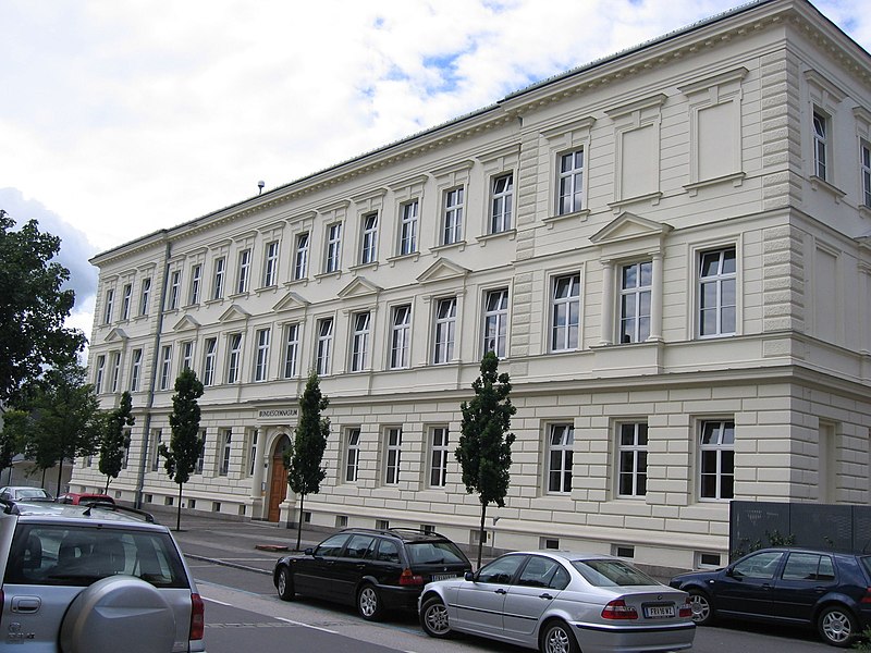 File:Gymnasium Freistadt Altbau.JPG