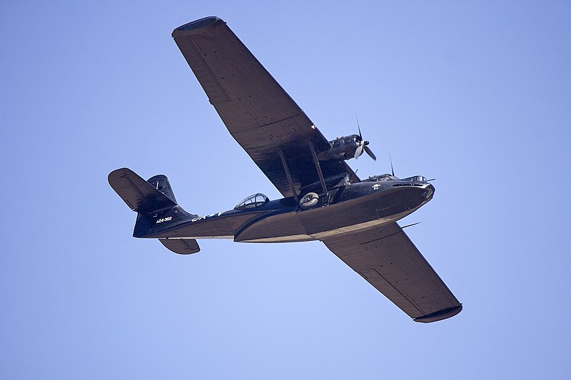 File:HARS (VH-PBZ) Consolidated PBY Catalina, in RAAF A24-362 livery, doing an flying display at the 2013 Avalon Airshow.jpg