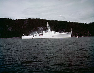 HMCS Skeena (DDH 207) MIKAN 4821287.jpg
