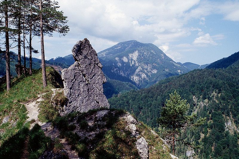 File:Hintergebirge 01.jpg