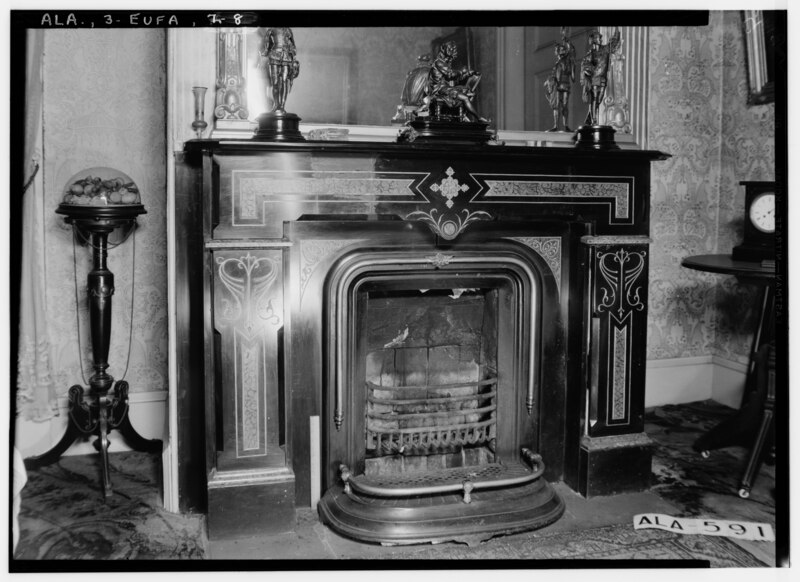 File:Historic American Buildings Survey W. N. Manning, Photographer, May 16, 1935 CLOSE-UP OF MANTLE IN PARLOR, N.W. ROOM - Hart-Milton House, 211 Eufaula Street, Eufaula, Barbour HABS ALA,3-EUFA,5-8.tif