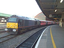 Queen's Messenger diesel locomotive seen at Bristol Temple Meads station in 2008 Hugh llewelyn 67 005 (5626830629).jpg