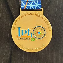 IPhO-2019 07-14 medal Gold front.jpg