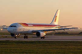 Iberia A320 EC-JFH.jpg