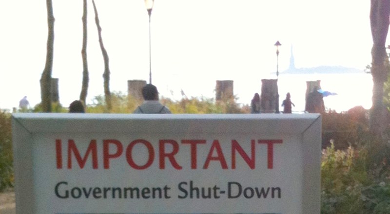 File:Important government shutdown notice for the Stature of Liberty.jpg