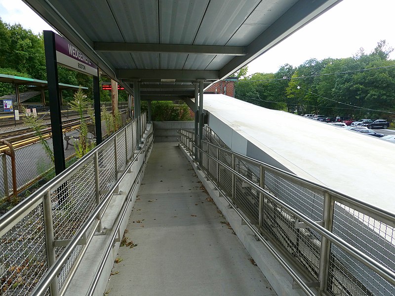 File:Inside the inbound ramp at Wedgemere station (1), September 2022.JPG