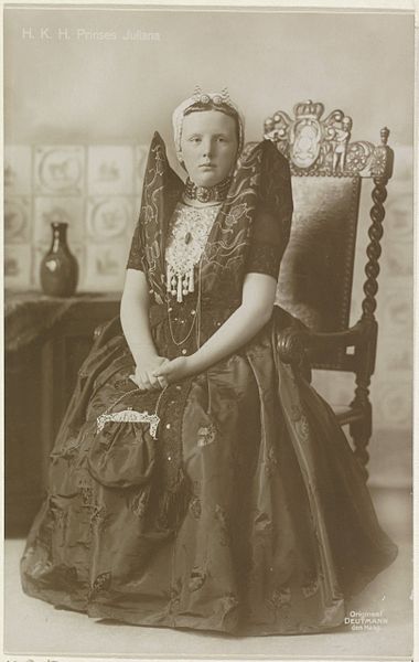Princess Juliana in an Axel costume in 1922