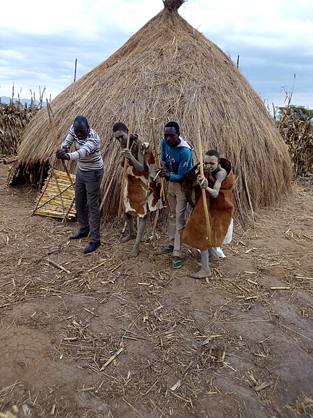 File:Kalenjin warriors from Nakuru, Kenya.jpg