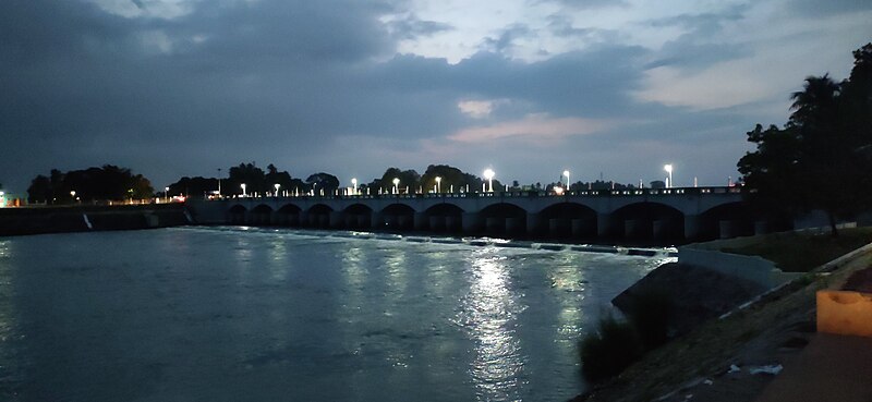 File:Kallanai,Night view.jpg