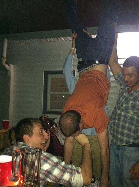 File:Kegstand147.jpg