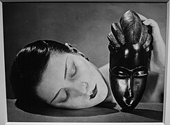 Kiki Noire et Blanche - Man Ray (25781166518).jpg