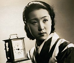 Kinuyo Tanaka elokuvassa Jinsei no onimotsu (suom. ”Elämän taakka”) vuonna 1935.