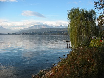 How to get to Lago Di Viverone with public transit - About the place