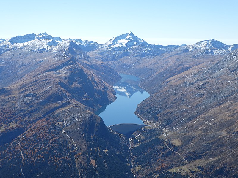 File:Lago di Lei as seen from Piz Grisch (landscape).jpg