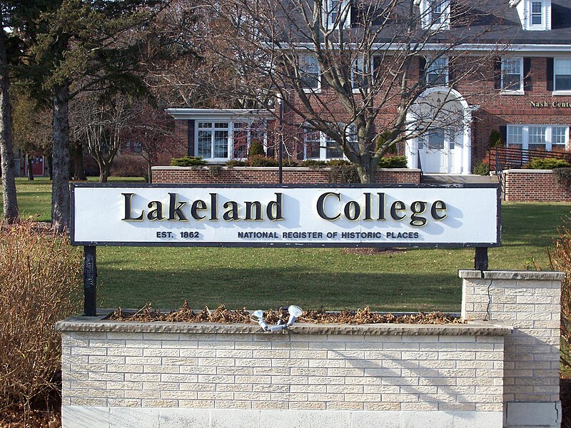 File:LakelandCollegeSign.jpg