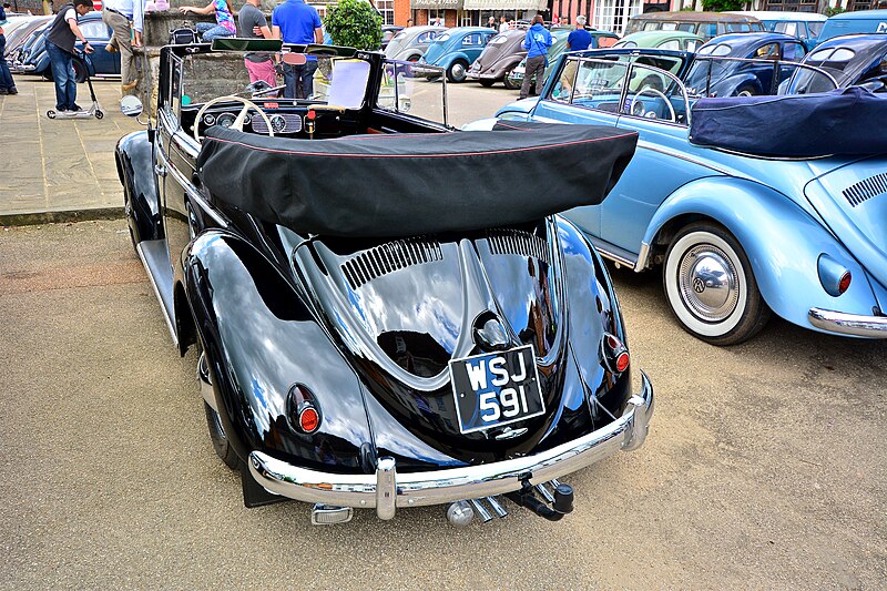 File:Lavenham, VW Cars And Camper Vans (28058702105).jpg