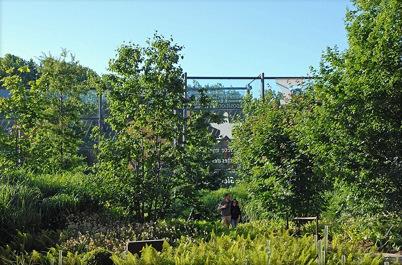 File:Le jardin du musée du Quai Branly, Paris 2009.jpg