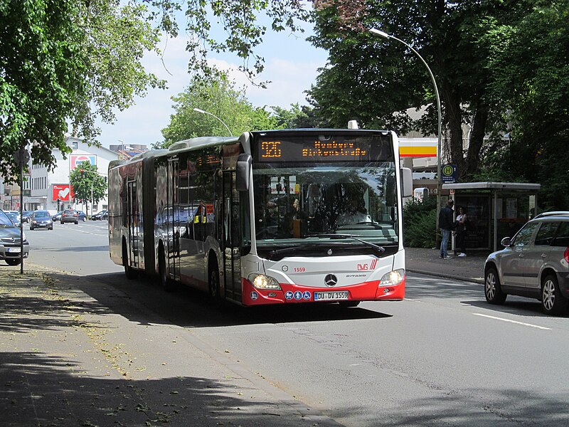 File:Linie VRR-926, 1, Homberg, Duisburg.jpg