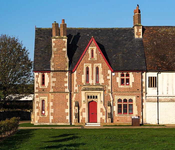 File:Llanthony Secunda Priory Farmhouse.jpg