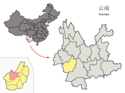 Yunnan ichidagi Yongde County (pushti) va Lincang Siti (sariq) joylashgan joy