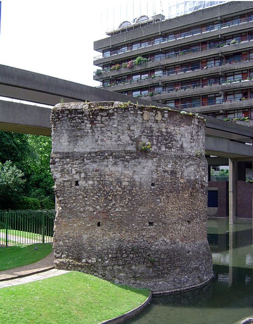 Bastion 12, which is near the Barbican Estate, stands on Roman foundations with an upper structure of 13th-century masonry.
