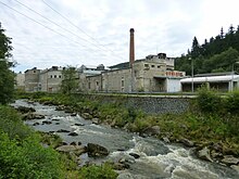 Fichier:Loučovice_80081_Factories_Moldau.JPG