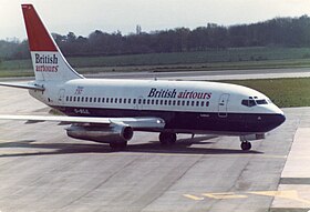 L'appareil impliqué dans l'accident (G-BGJL), un Boeing 737-200 anciennement nommé Goldfinch, ici photographié plus de 3 ans avant l'accident, et avant qu'il ne reçoive une nouvelle livrée.