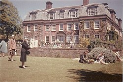 Macmillans house, Birch Grove House (geograph 2544365).jpg