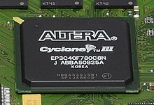 Cyclone III FPGA Mainboard-fb4ceiling (14309408349) Cyclone III (cropped).jpg