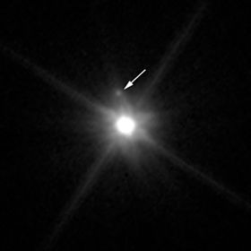 Makemake moon Hubble image avec légende (recadrée).jpg