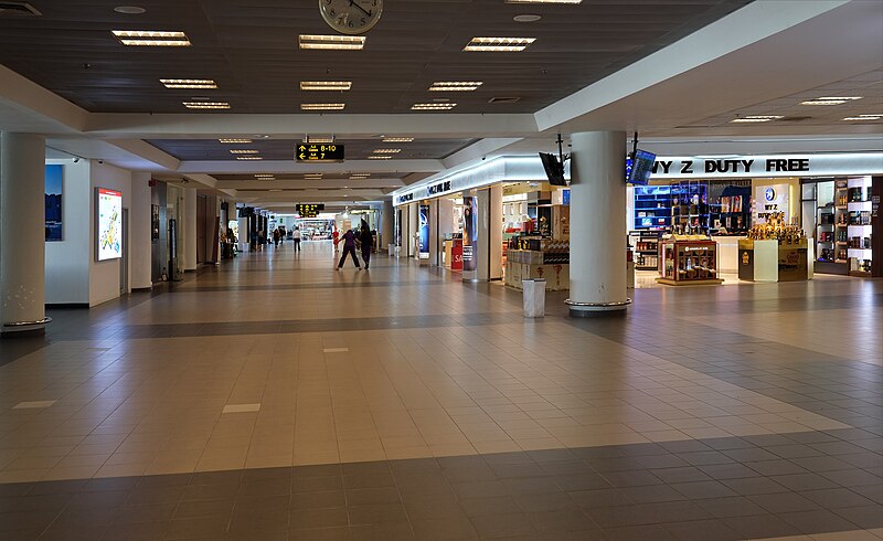 File:Mandalay airport 1.jpg