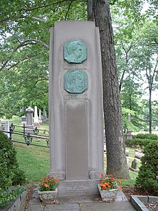 Mark Twain Grave.JPG
