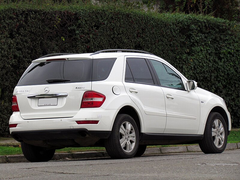 File:Mercedes Benz ML 300 CDi 4Matic 2011 (10318176786).jpg