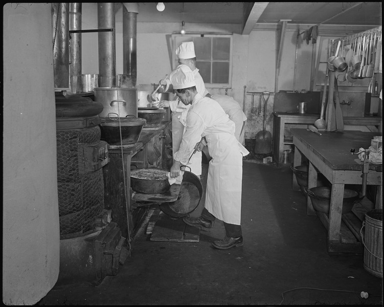 File:Minidoka Relocation Center. Crew of chefs preparing lunch under the direction of chef Dave K. Yoshi . . . - NARA - 536588.tif