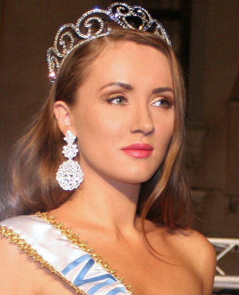 File:Miss Europe 2016 (cropped).jpg