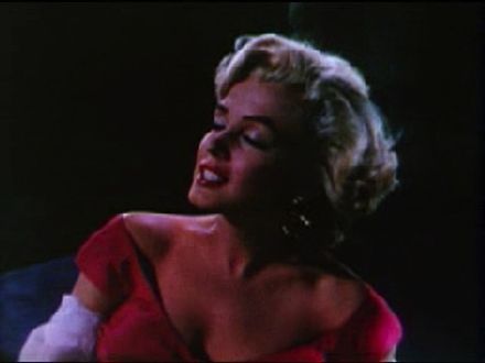 Marilyn Monroe s'est imposée comme un sex-symbol des années 1950[16]