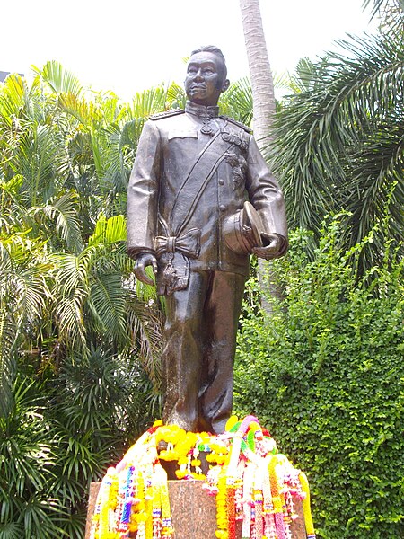 ไฟล์:Monument_of_Luang_Ingasrikasikan.jpg