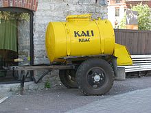 A street kvass barrel used during the Estonian SSR. Noukogude-aegne kaljavaat Noukogude aja naitusel Tallinnas Rotermanni kvartalis, 14. august 2011.jpg