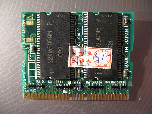 256 MB MicroDIMM PC133 SDRAM(Double sided, 4 chips)