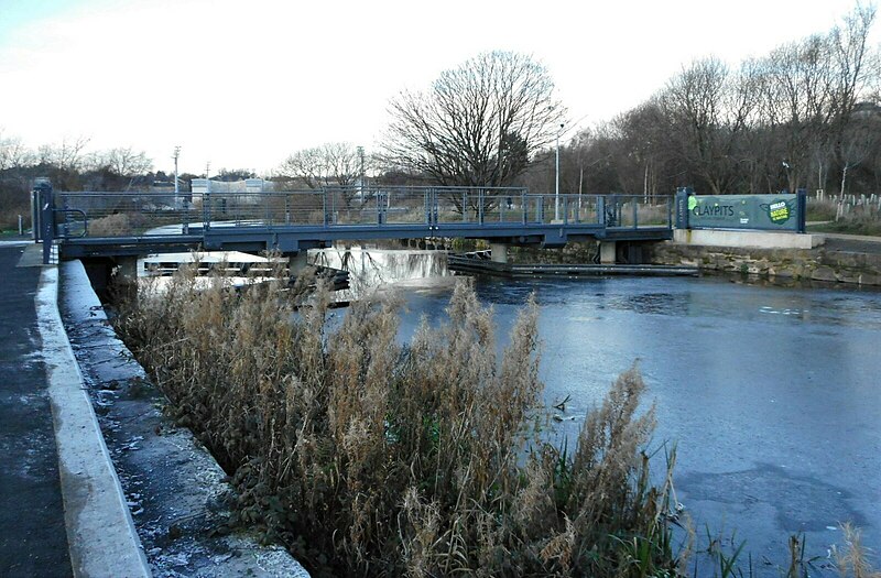 File:New bridge over the canal (geograph 7361898).jpg