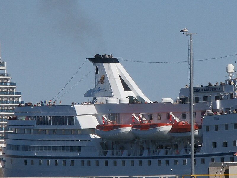 File:Ocean Majesty Funnel Tallinn 9 June 2015.JPG