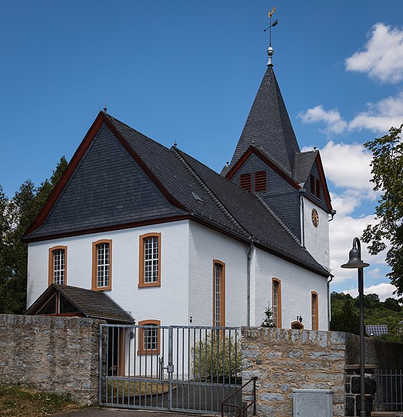 File:Offenbach-Kirche (2).jpg