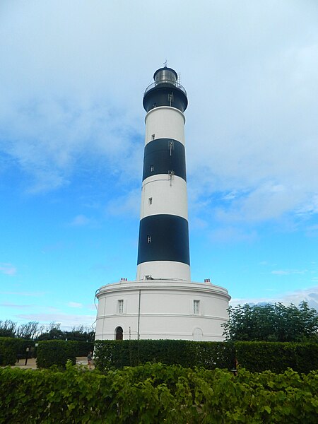 File:OléronLighthouse (50276095311).jpg