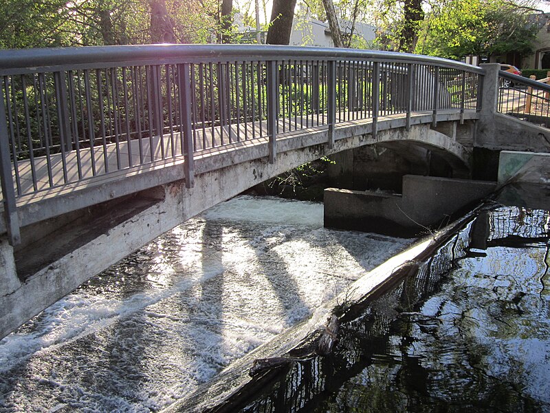 File:One Mile Park Chico Bridge.JPG