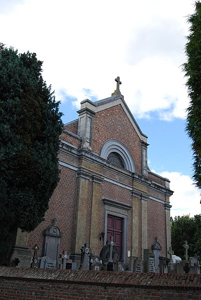 File:Parochiekerk St Gertrudis zijzicht (2).JPG